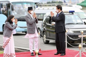 चिनियाँ राष्ट्रिय जनकंग्रेस अध्यक्ष ली स्वदेश फिर्ता